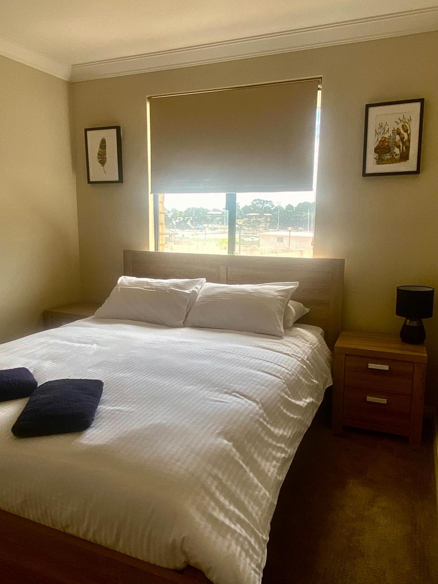 Port Denison Beach Resort ภายนอก รูปภาพ